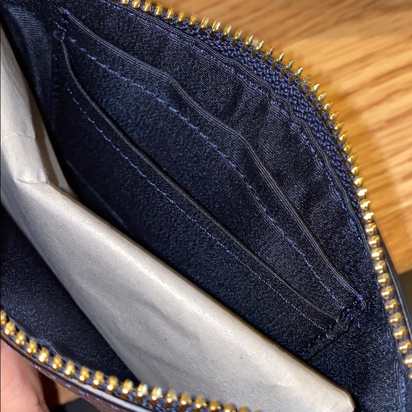 COACH ‘midnight’ navy crossgrain leather wristlet - Picture 6 of 8